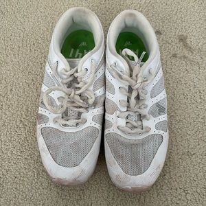 varsity cheer shoes